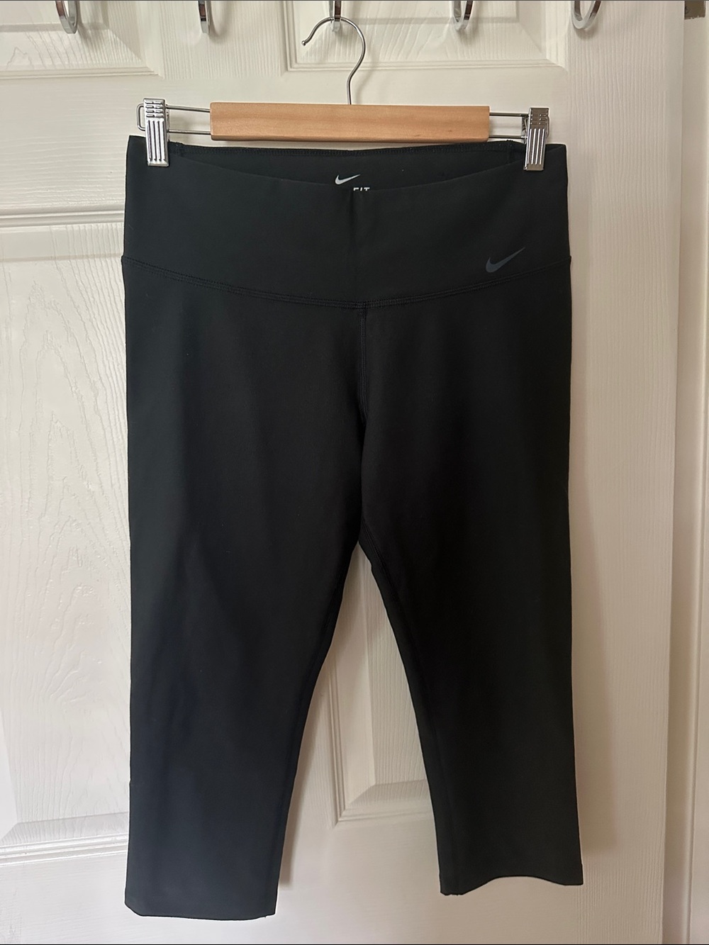 Nike - Women’s Black Short Capri Leggings with Subtle Swoosh